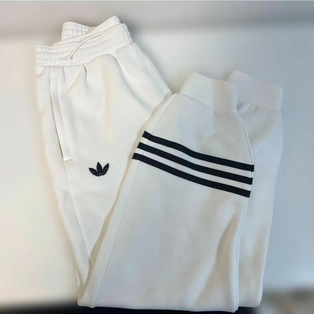 adidas ジョガーパンツ